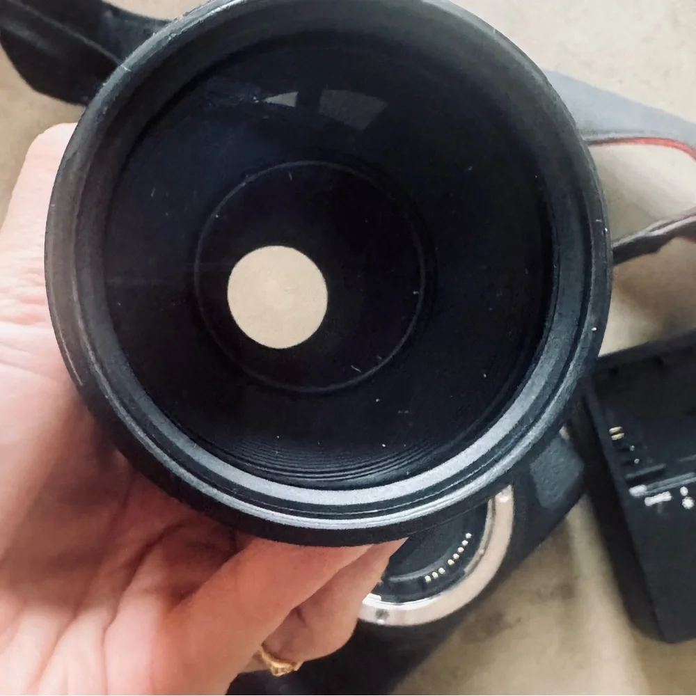 Canon EOS 70D DSLR Camera Body and 75-300 mm lens